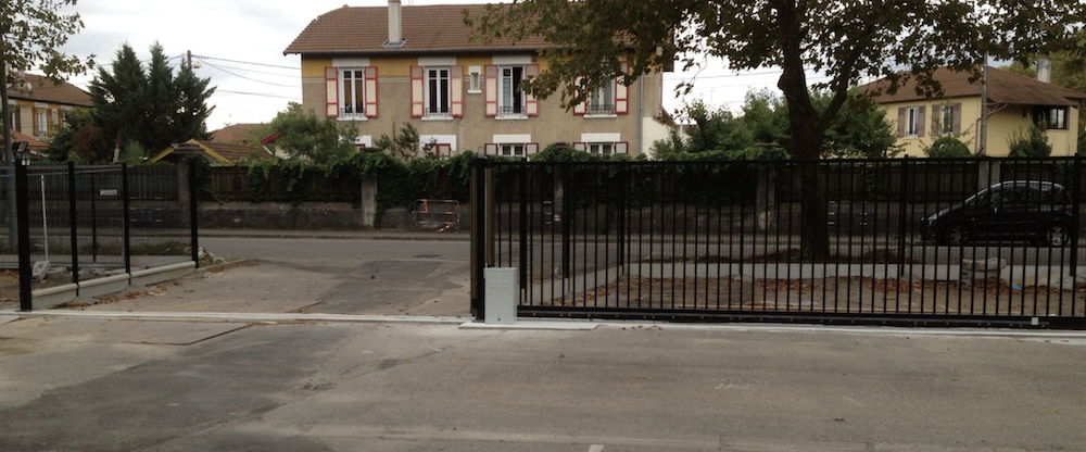 Maintenance barriere industrielle Bourgoin-Jallieu,  maintenance barrière automatique Bourgoin-Jallieu. 